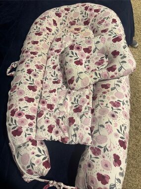 Floral Infant Lounger in Pink and Burgundy